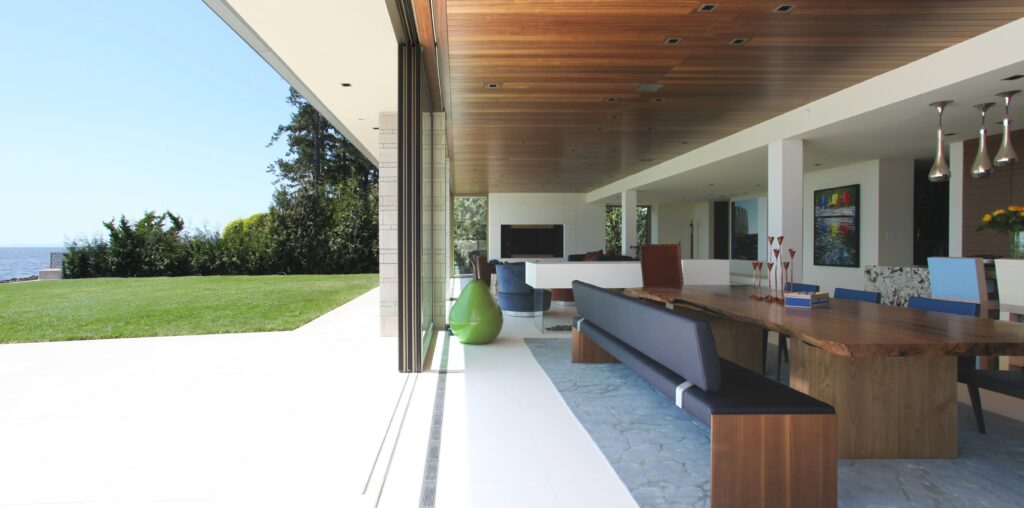 A Modern Space Blending The Outside And The Great Room.