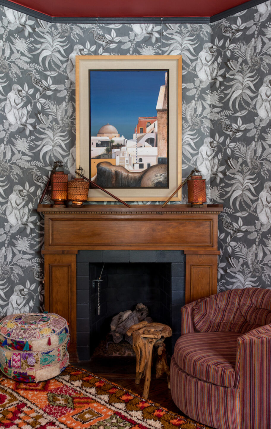 living-room-fireplace-patterned-wallpaper